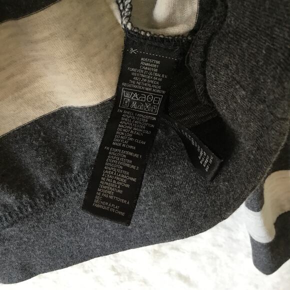 Forever 21 Gray and White Striped Long Sleeve Top - Picture 11 of 15